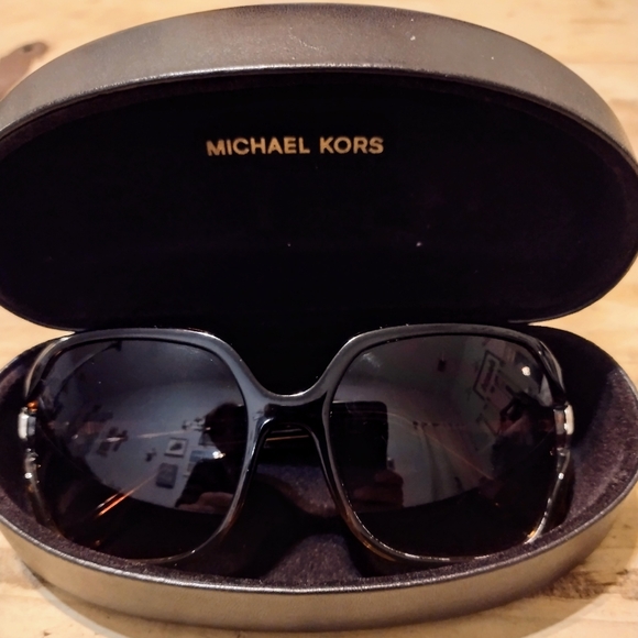 Women's Michael Kors Pippa Sunglasses